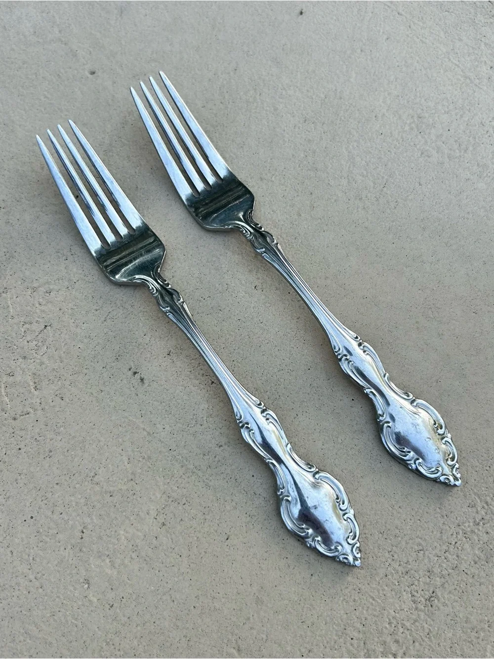 Oneida Mikayla Stainless Steel Set of 2 Dinner Forks
